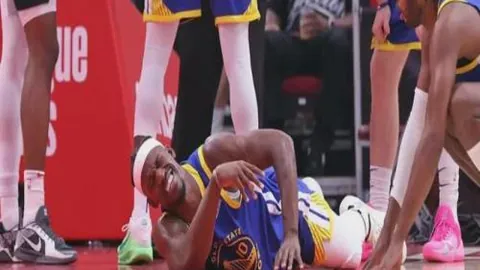 “埃弗顿vs利兹联：5连胜对决，谁能打破10分悬念？”